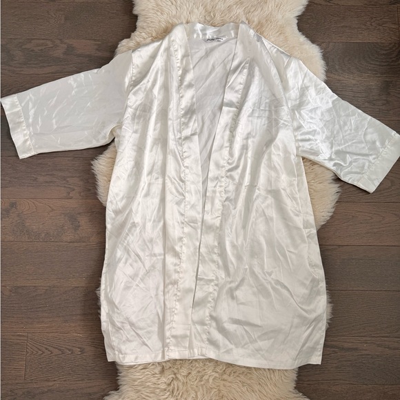 PRETTY ROBES Ivory Satin Bride Robe - Picture 3 of 6